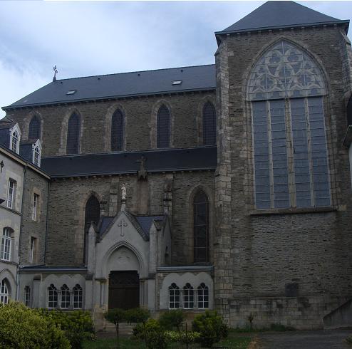 maison-mère des Frères côté cour